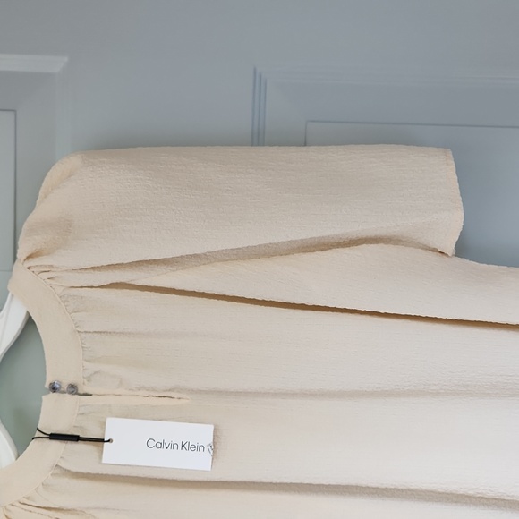 Calvin Klein, Woman's, Sz XS runs Big, light Yellow, NWT, Light Weight Blouse, - Picture 6 of 10